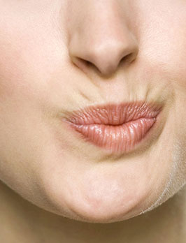 Способы устранения морщин над губой
